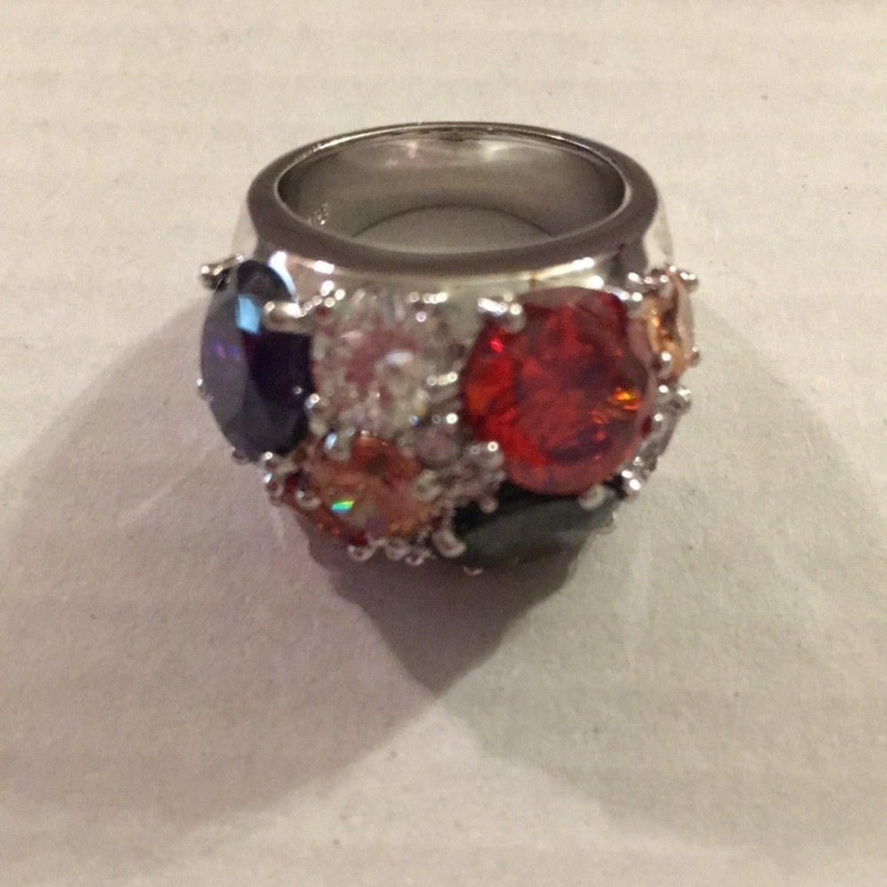 Avon Dare to Dazzle Ring size 6 (M)